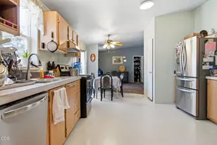 222 Crescent Dr, Eagle Point, OR 97524 - Photo 5
