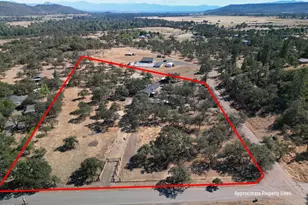 222 Crescent Dr, Eagle Point, OR 97524 - Photo 3