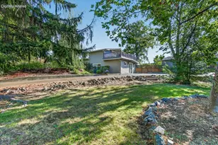 3415 Calle Vista Dr, Medford, OR 97504 - Photo 1