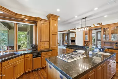 61712 Broken Top Drive, Bend, OR 97702 - Photo 15