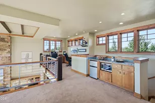 19361 Roswell Dr, Bend, OR 97702 - Photo 27