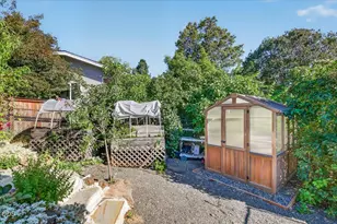 738 Fairway Ct, Ashland, OR 97520 - Photo 33