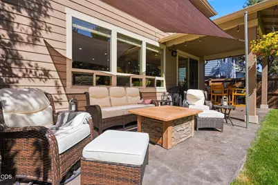 61156 SE Sydney Harbor Drive, Bend, OR 97702 - Photo 47