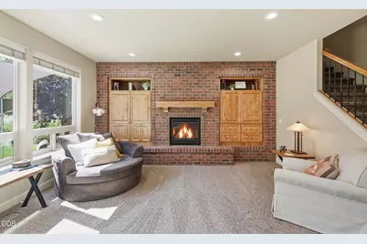 61156 SE Sydney Harbor Drive, Bend, OR 97702 - Photo 5