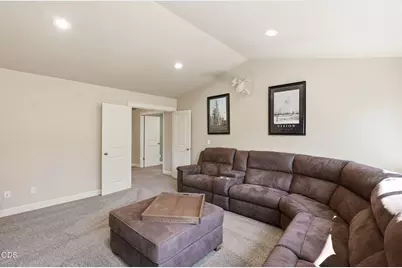 61156 SE Sydney Harbor Drive, Bend, OR 97702 - Photo 31