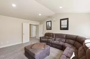 61156 SE Sydney Harbor Dr, Bend, OR 97702 - Photo 31