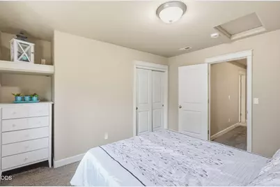 61156 SE Sydney Harbor Drive, Bend, OR 97702 - Photo 33