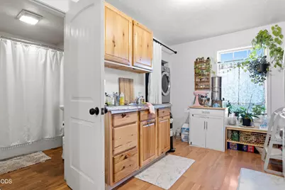 825 W 13th Street, Medford, OR 97501 - Photo 11
