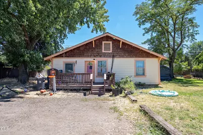 825 W 13th Street, Medford, OR 97501 - Photo 5