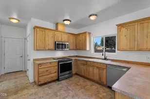 60180 Pawnee Rd, Bend, OR 97702 - Photo 9