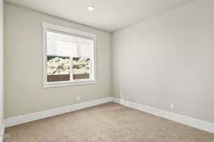 3041 NW Butte View Dr, Bend, OR 97703 - Photo 11