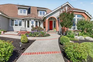 2430 Quail Run Dr, Medford, OR 97504 - Photo 1