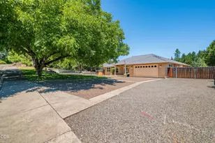 112 Orchard Ln, Shady Cove, OR 97539 - Photo 43