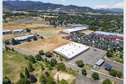 351 Rogue River Parkway, Talent, OR 97540 - Photo 55