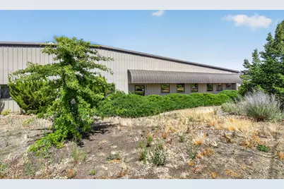 351 Rogue River Parkway, Talent, OR 97540 - Photo 51