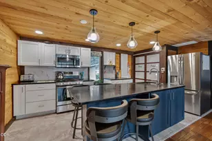 17631 Cluster Cabin Ln, Sunriver, OR 97707 - Photo 9