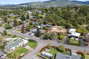 524 N Berkeley Way, Medford, OR 97504 - Photo 39