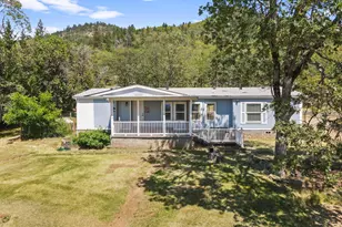 235 Dearing Wy, Grants Pass, OR 97527 - Photo 1
