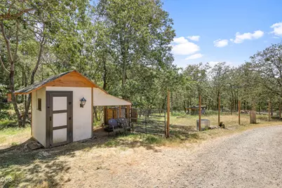 235 Dearing Way, Grants Pass, OR 97527 - Photo 31