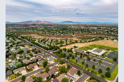 1922 NW Wildflower Place, Redmond, OR 97756 - Photo 49