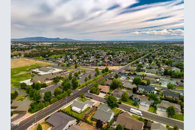 1922 NW Wildflower Place, Redmond, OR 97756 - Photo 47