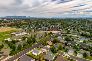 1922 NW Wildflower Pl, Redmond, OR 97756 - Photo 47