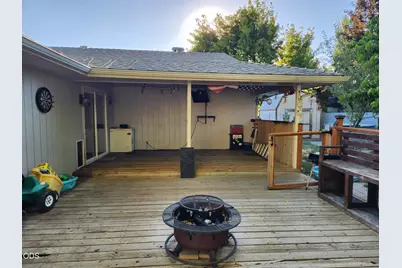 5201 Laurelwood Drive, Klamath Falls, OR 97603 - Photo 9