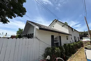 304 2nd Ave, Gold Hill, OR 97525 - Photo 9