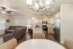 820 N Hindeman St, Sisters, OR 97759 - Photo 15