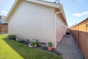 2036 SW Truman Wy, Grants Pass, OR 97526 - Photo 31