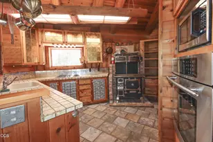 54685 Silver Fox Dr, Bend, OR 97707 - Photo 9