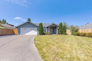 2714 SW Trinity Way, Grants Pass, OR 97527 - Photo 3