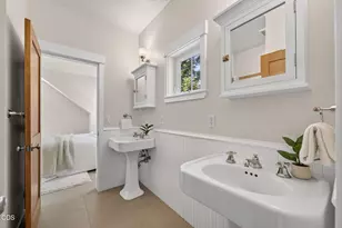2438 NW Lemhi Pass Dr, Bend, OR 97703 - Photo 27