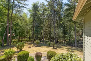 141 N Lappland Dr, Grants Pass, OR 97527 - Photo 43
