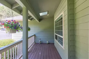 141 N Lappland Dr, Grants Pass, OR 97527 - Photo 5