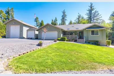 141 N Lappland Drive, Grants Pass, OR 97527 - Photo 3