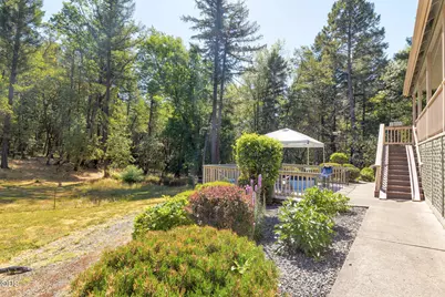 141 N Lappland Drive, Grants Pass, OR 97527 - Photo 45