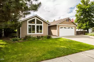 3775 SW Ben Hogan Dr, Redmond, OR 97756 - Photo 1