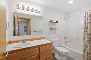 2058 NE Hollowtree Ln, Bend, OR 97701 - Photo 27