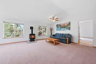 2058 NE Hollowtree Ln, Bend, OR 97701 - Photo 13