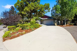2058 NE Hollowtree Ln, Bend, OR 97701 - Photo 5