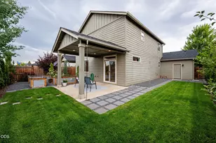 21241 SE Golden Market Ln, Bend, OR 97702 - Photo 15