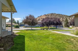 726 NE Savannah Dr, Bend, OR 97701 - Photo 11