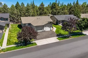 726 NE Savannah Dr, Bend, OR 97701 - Photo 17