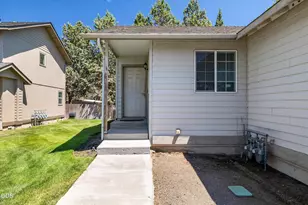 726 NE Savannah Dr, Bend, OR 97701 - Photo 7