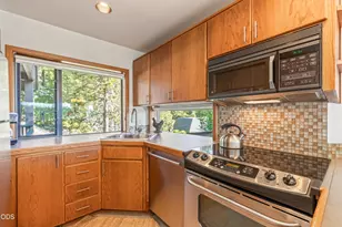 19717 SW Mount Bachelor Dr, Bend, OR 97702 - Photo 9