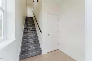 211 NW 17th St, Redmond, OR 97756 - Photo 3