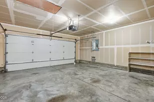 408 NW 24th Pl, Redmond, OR 97756 - Photo 31