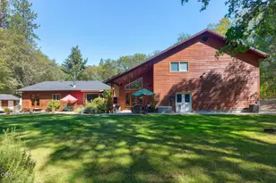 737 Pinecrest Dr, Grants Pass, OR 97526 - Photo 43