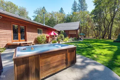 737 Pinecrest Drive, Grants Pass, OR 97526 - Photo 49